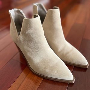 Vince Camuto Heeled Boot (8 1/2) 39 EU